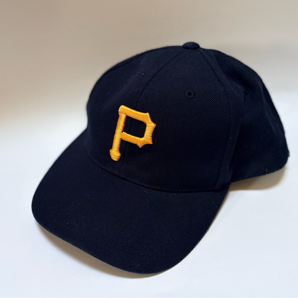 Sports Specialties | VTG Pittsburgh Pirates "P" Snapback Cap - Navy/Yellow, O/S